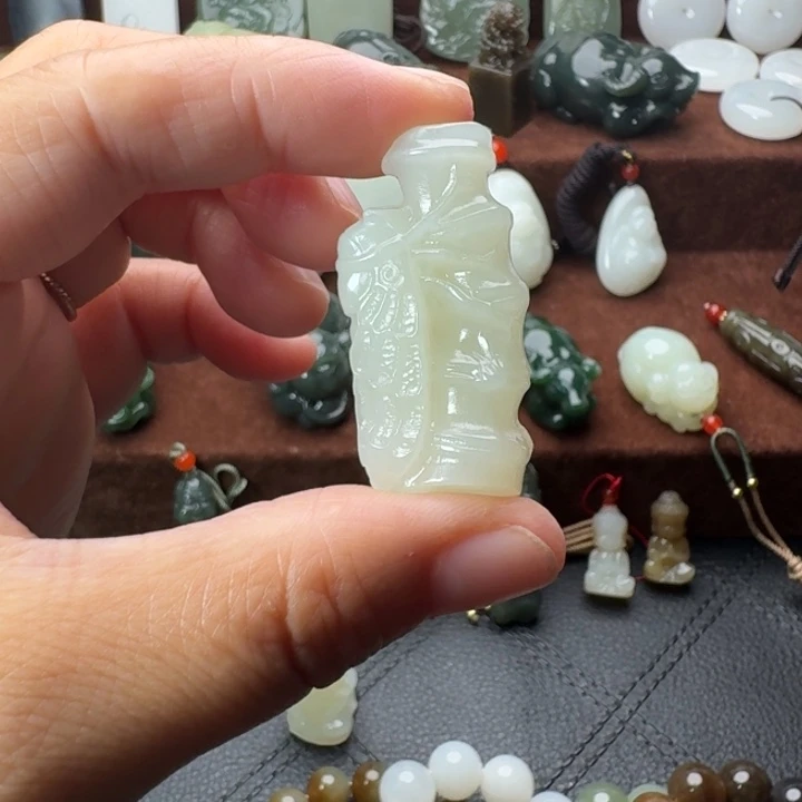 玉***竹和田玉（糖玉）未镶嵌挂件