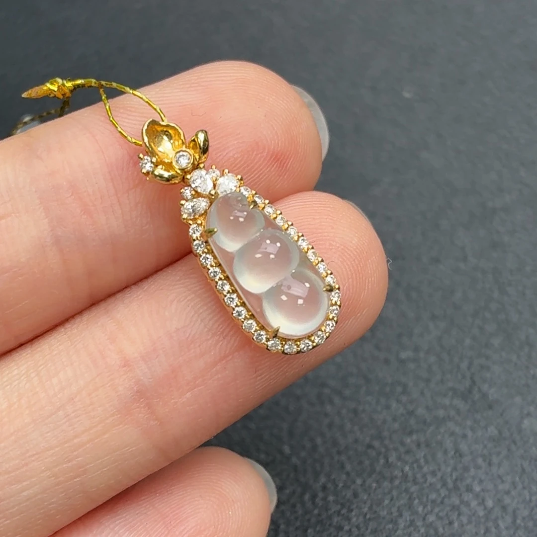 翡翠18K金镶嵌颈饰