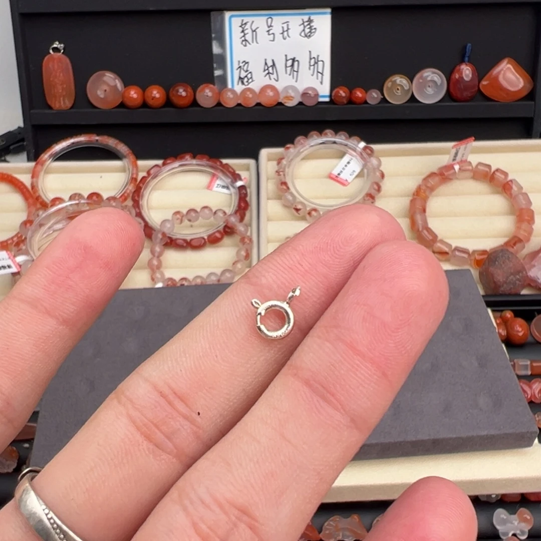 又***西南红玛瑙未镶嵌川料扣头