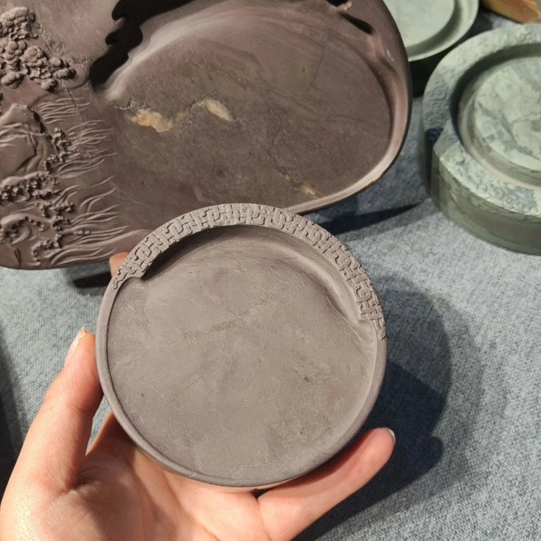 老坑洮砚，喇嘛崖鸊鷉血双蛇砚