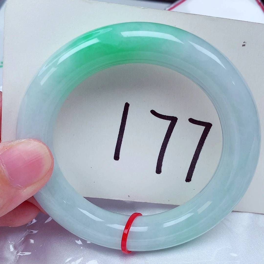 翡翠未镶嵌手镯翡翠