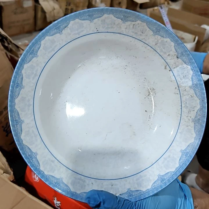 摆件盘子碗茶壶啥都有