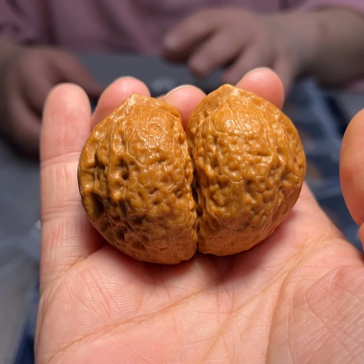 文玩核桃把件半壁8266