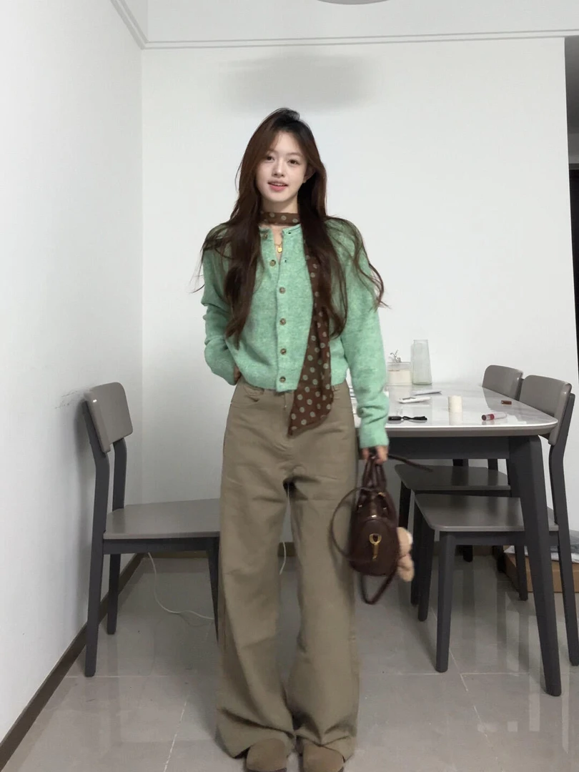 2025秋季新款韩系慵懒风绿色针织开衫上衣女搭配休闲阔腿裤两件套
