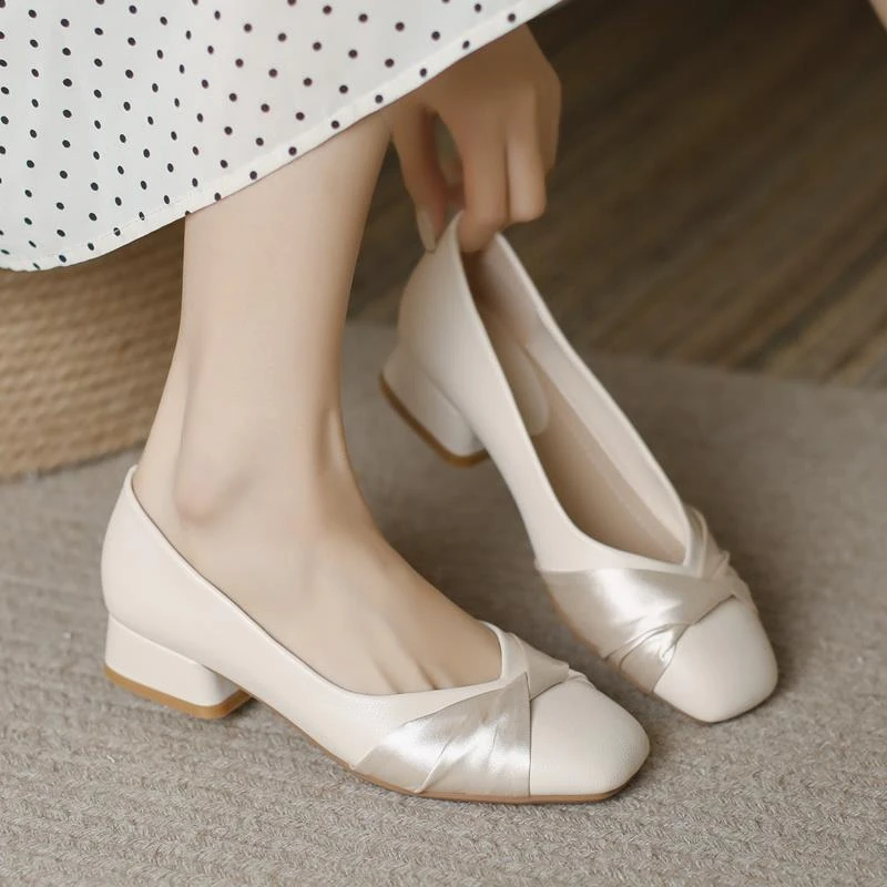 香港豆豆鞋女中跟2024春秋季新款百搭伴娘晚晚温柔仙女风四季单鞋