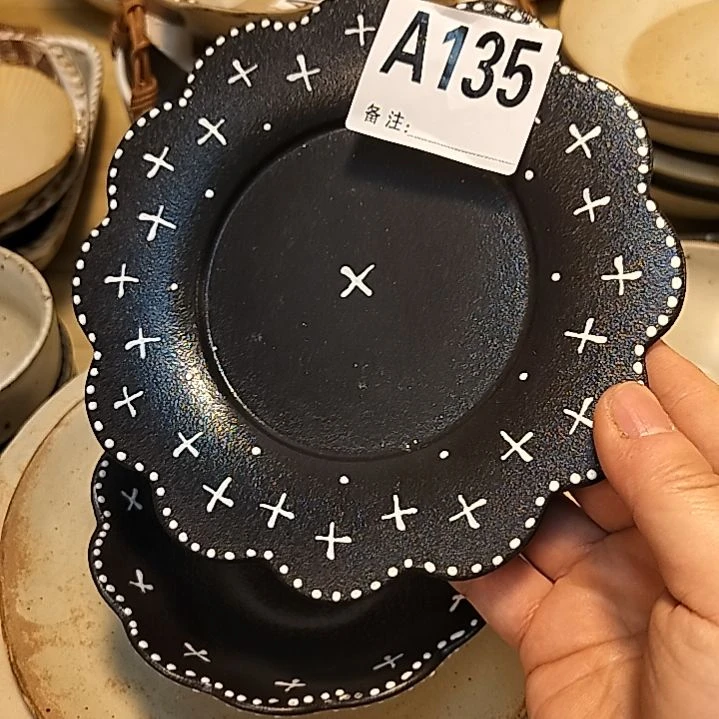 瓷片正品粗陶黑色盘一个