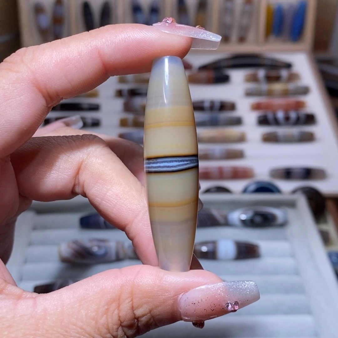 玛瑙/玉髓颈饰未镶嵌“****?