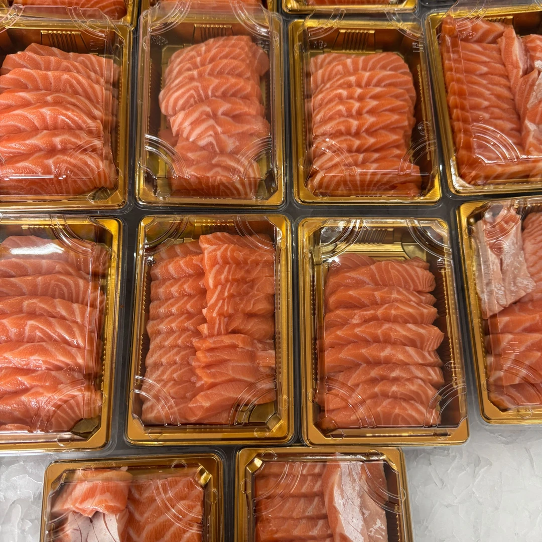 三文鱼一盒半斤左右58带料