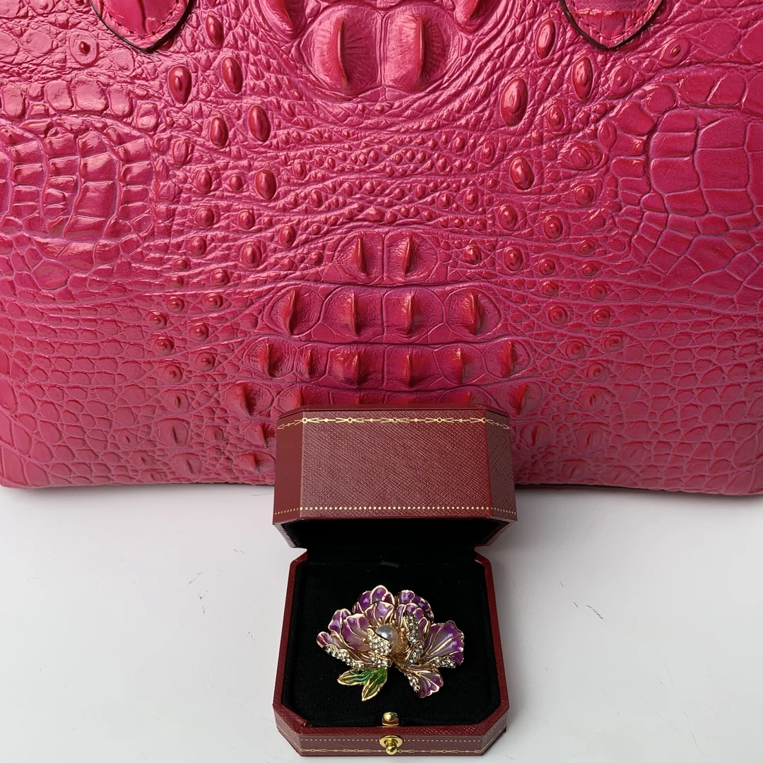 4544胸针--收藏级轻奢时尚设计首饰送礼盒