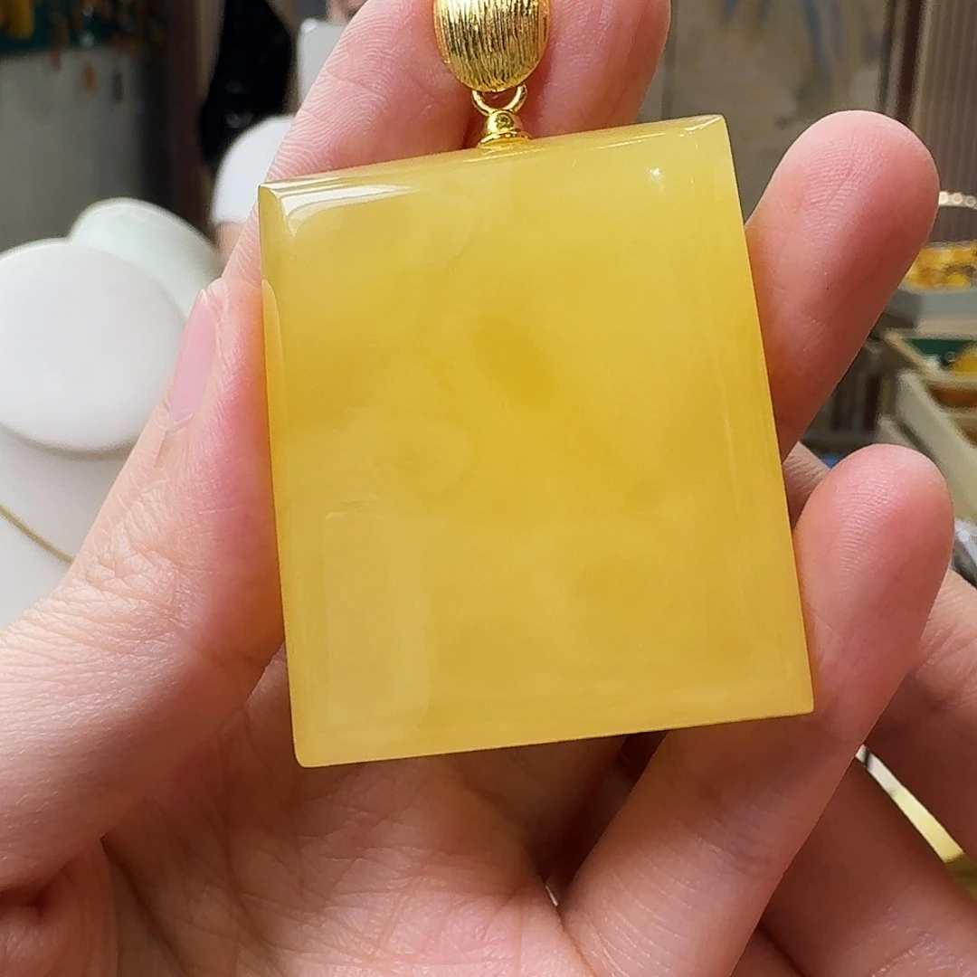 琥珀未镶嵌颈饰吊坠