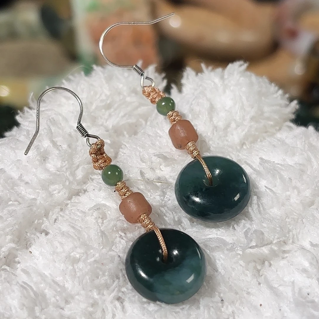 翡翠未镶嵌颈饰蓝耳环