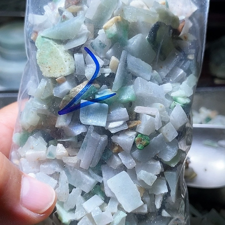 颈饰未镶嵌翡翠枕头料2