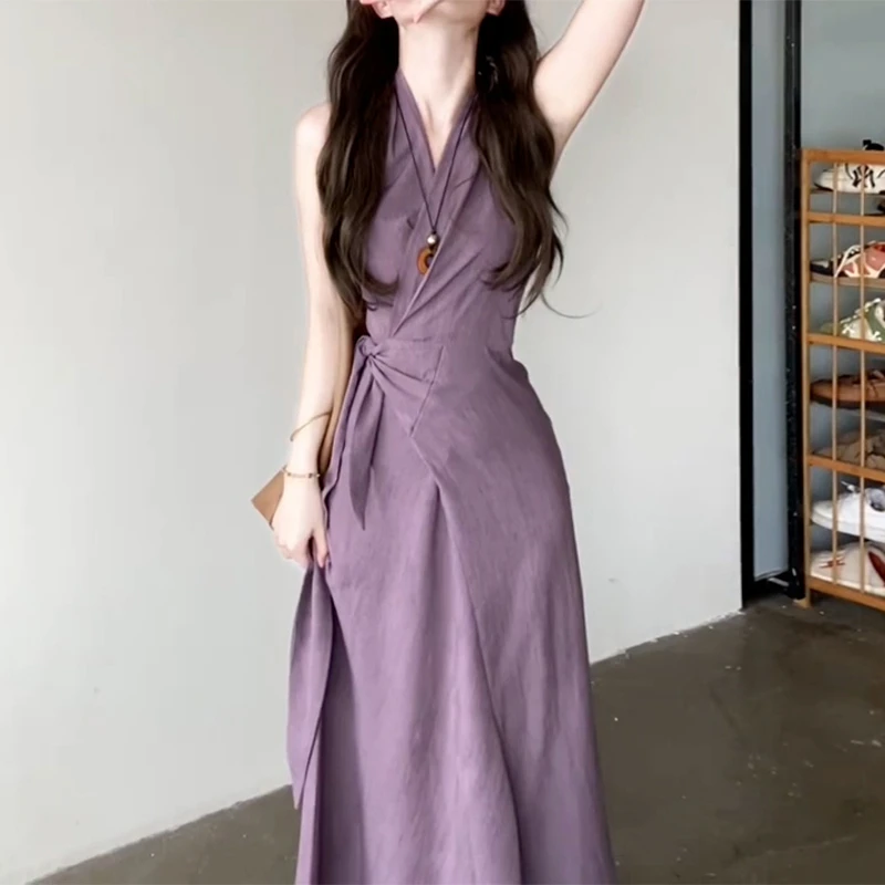 独特绝美紫色背心不规则掐腰连衣裙子女夏季爆款松弛感度假风长裙