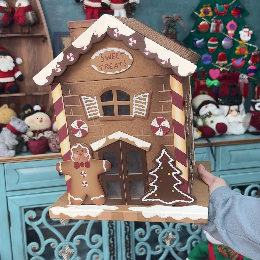 毛绒硬纸板姜饼屋