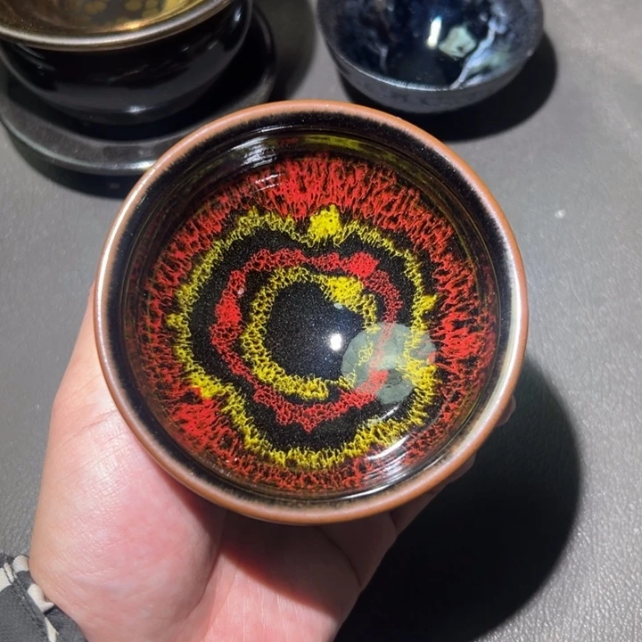 茶盏我想和她好好聊聊呢