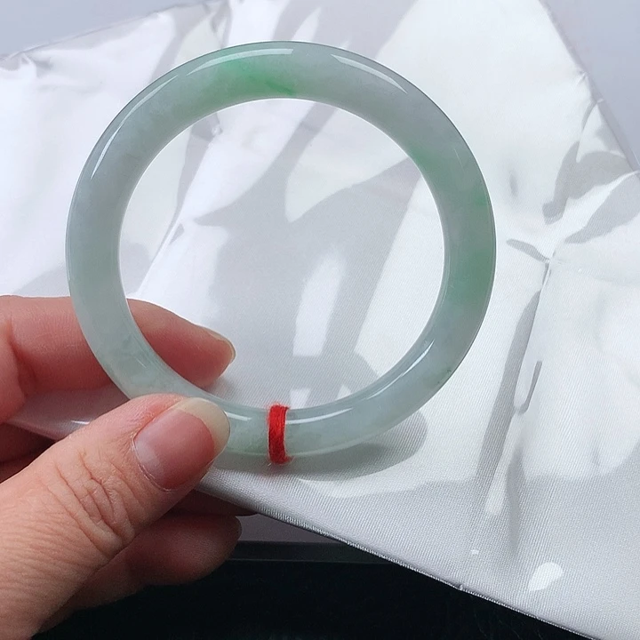 翡翠手镯未镶嵌翡翠025