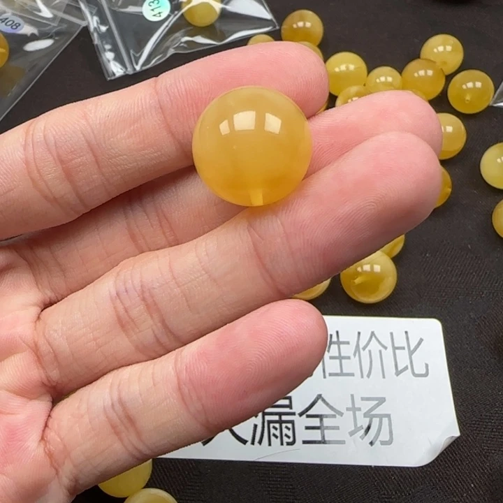 未镶嵌琥珀裸石天然410