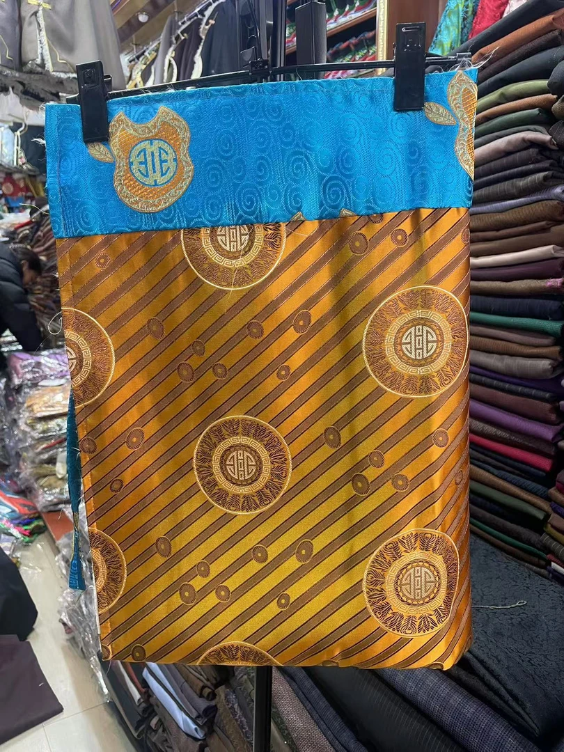 藏式8个月到一岁半宝宝围裙，加绒