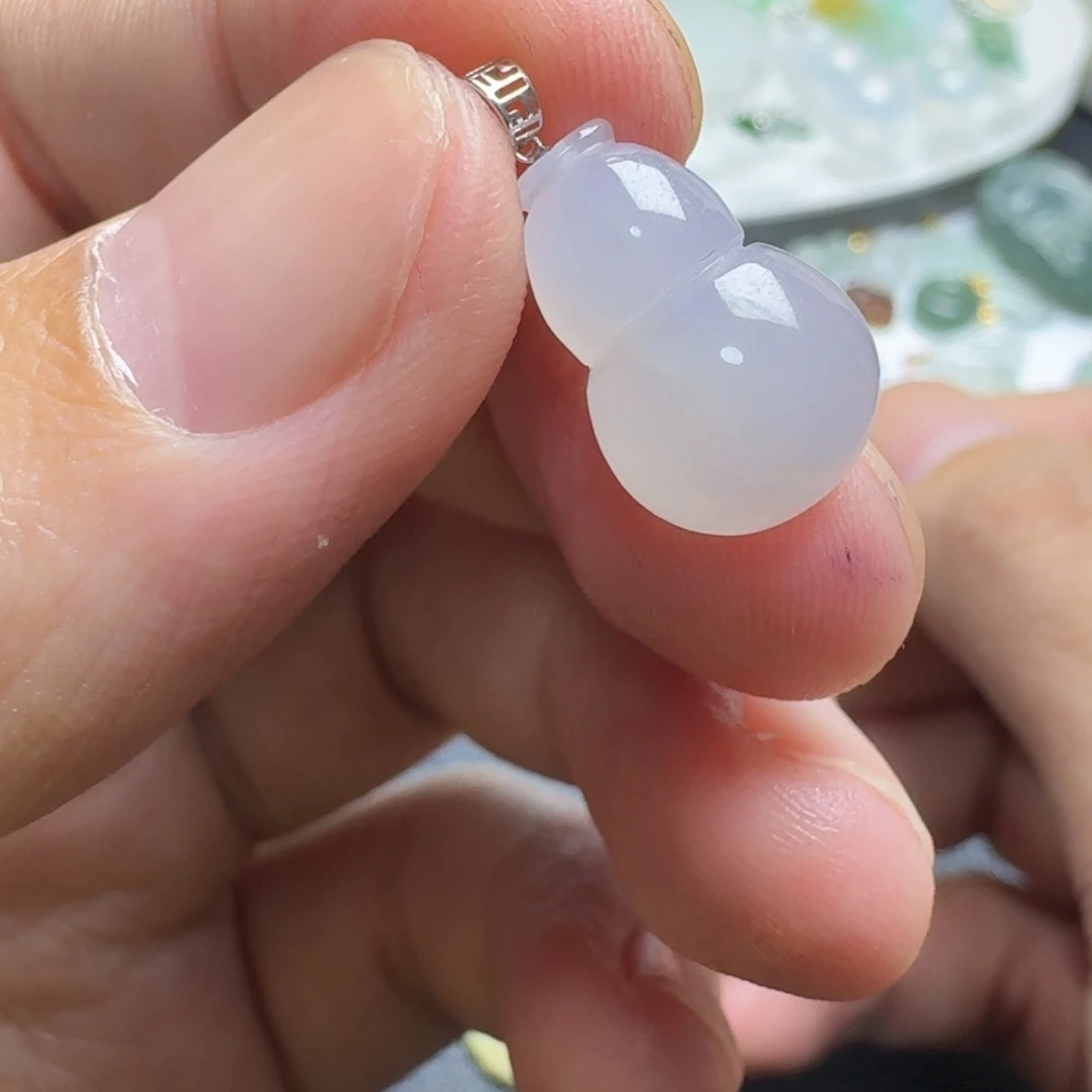 颈饰18K金镶嵌翡翠葫芦