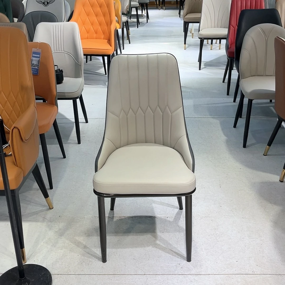 中***架金属框架皮面软包椅子