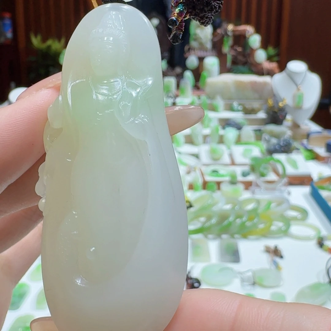 和田玉翠青素衣观音未镶嵌