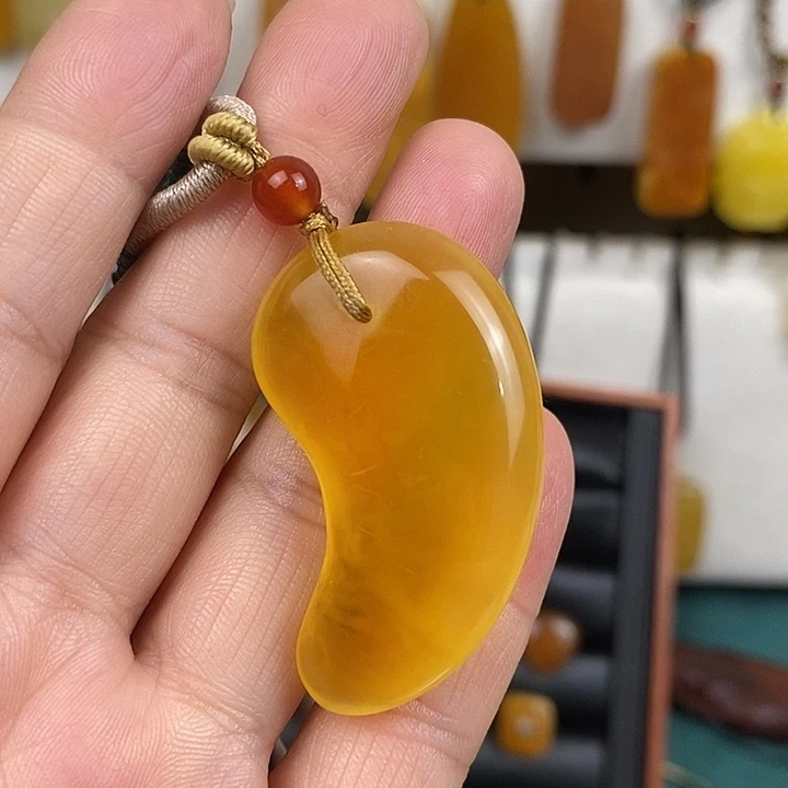 蜜蜡未镶嵌珠宝奇石吊坠