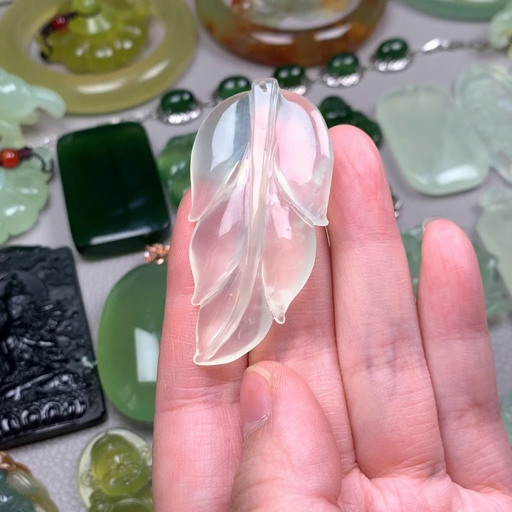 未镶嵌蛇纹石玉颈饰岫玉