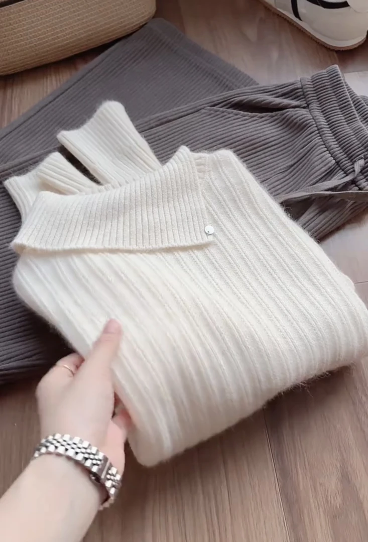 2025秋冬新款韩系慵懒风长袖针织毛衣女宽松显瘦洋气减龄百搭女装