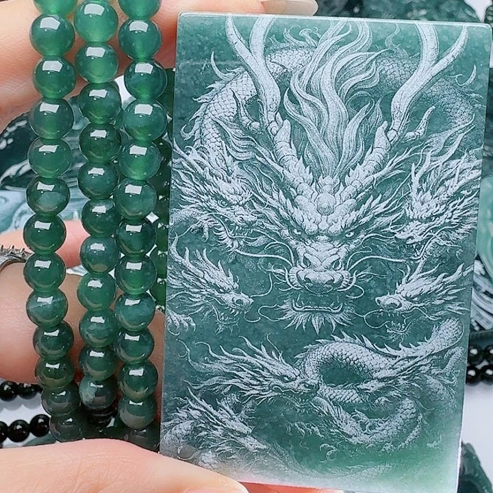 颈饰未镶嵌翡翠天然的A货翡翠多样性发其一