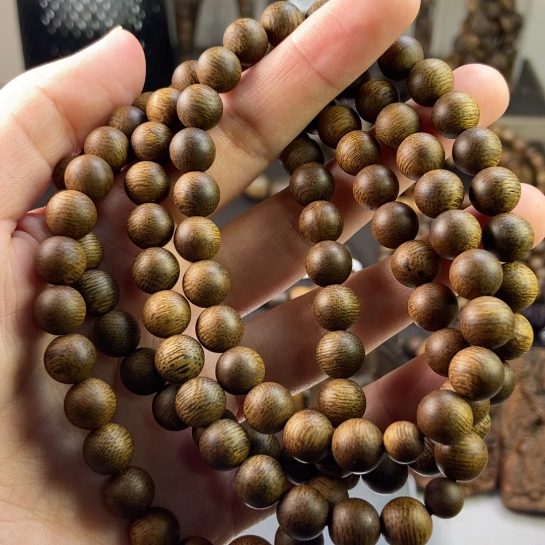 沉香手串绿*越南芽庄白