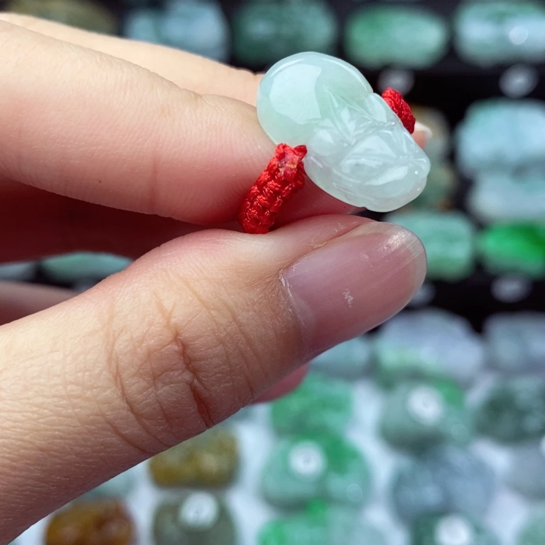 翡翠颈饰未镶嵌天然