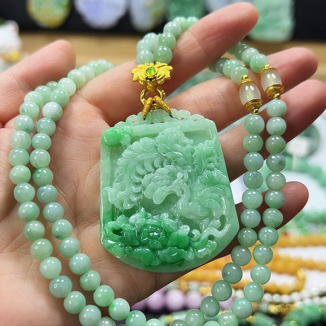 翡翠未镶嵌颈饰吊坠