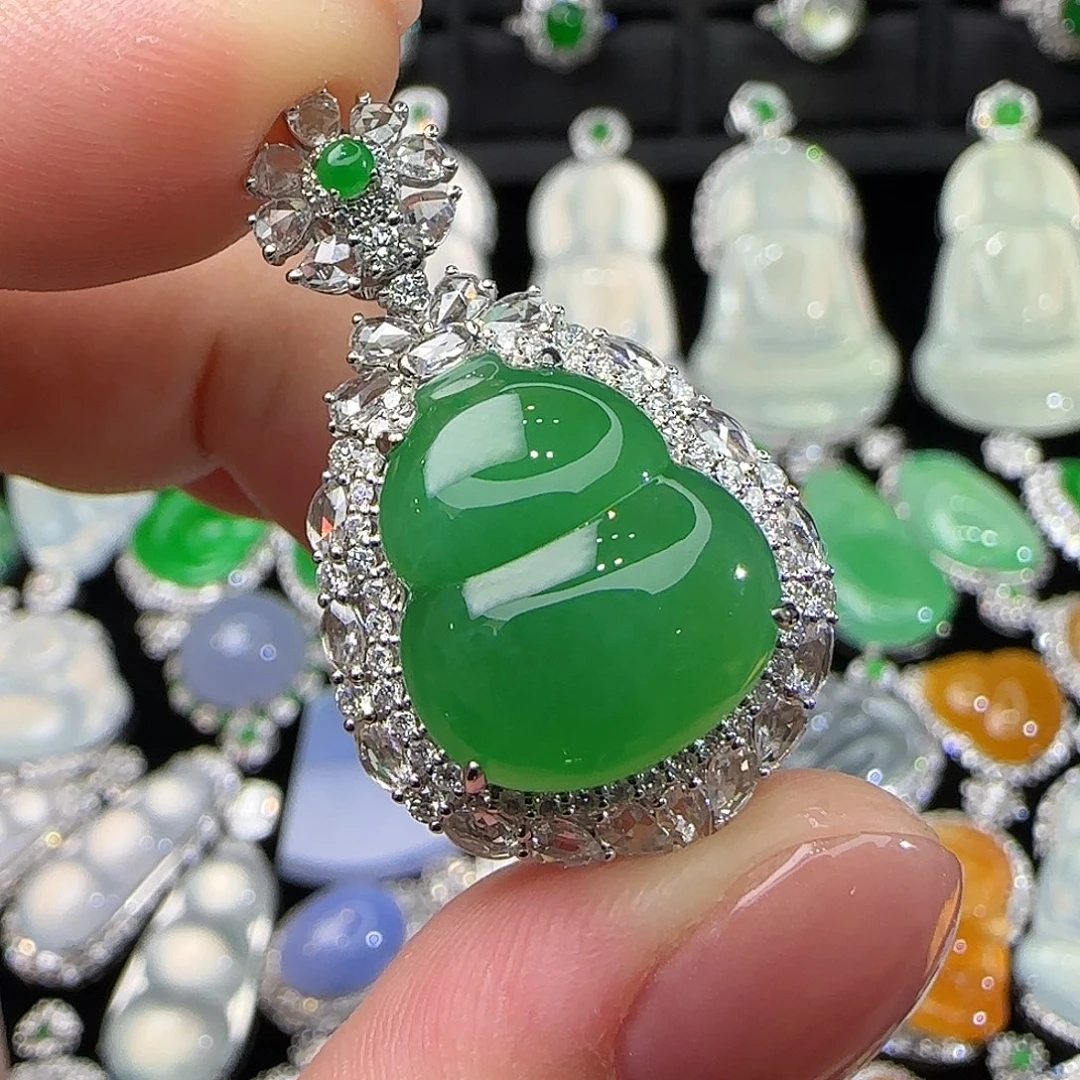 翡翠18K金镶嵌颈饰天然翡翠