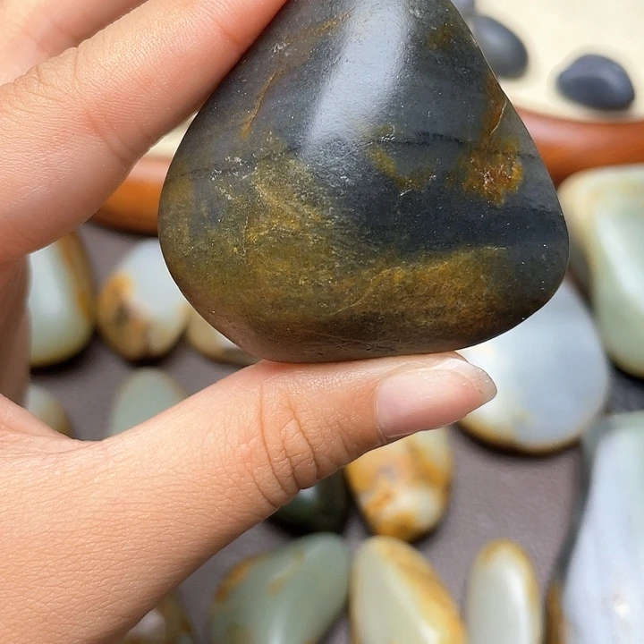 和田玉未镶嵌颈饰，39