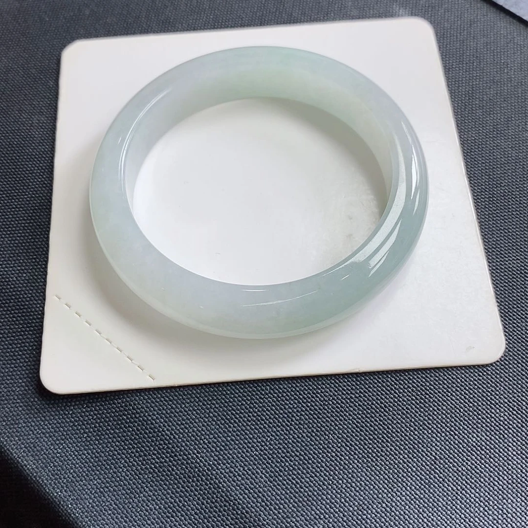 翡翠手镯未镶嵌56.6圈口