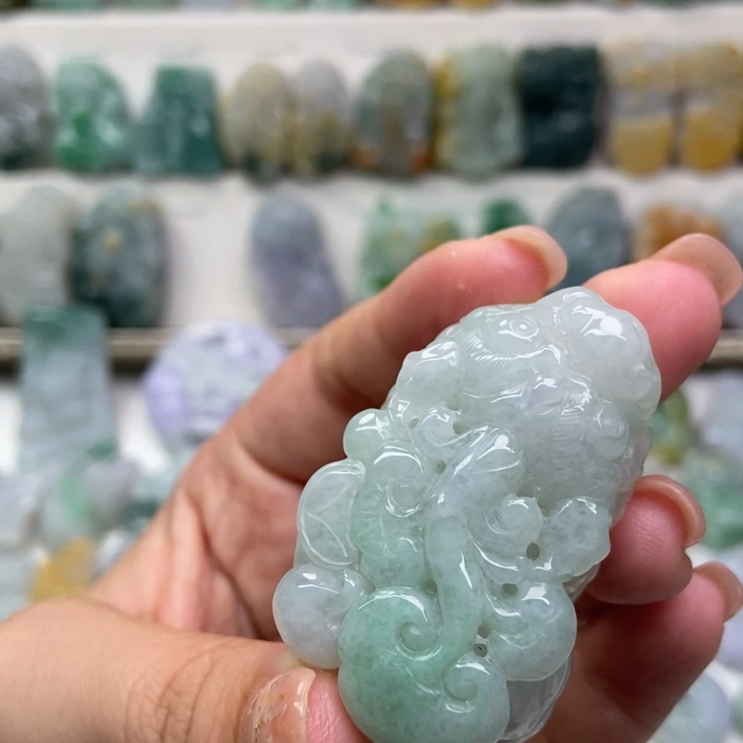 吊坠(赠链)未镶嵌翡翠口含珠