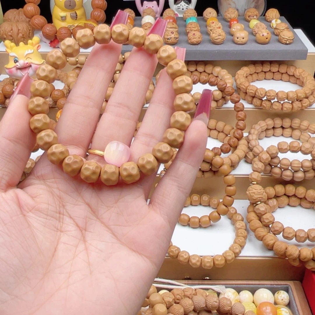 猴头核桃手串?***衿奶酪