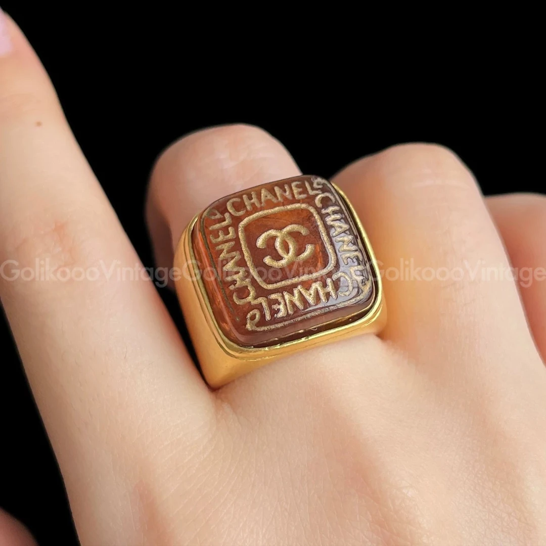 95新 Chanel/香奈儿 99a琥珀浮雕方块戒指 2505107