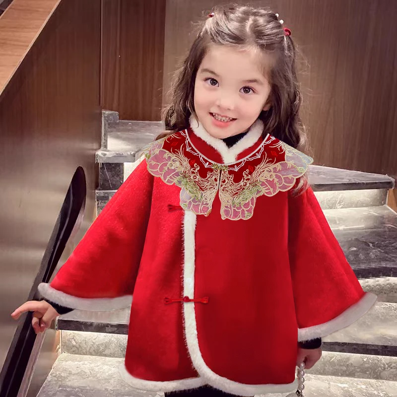 2024年冬款儿童红色披风外套柔软舒适洋气