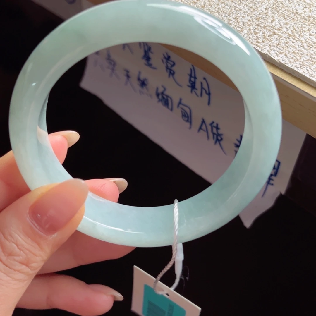 未镶嵌手镯翡翠手镯