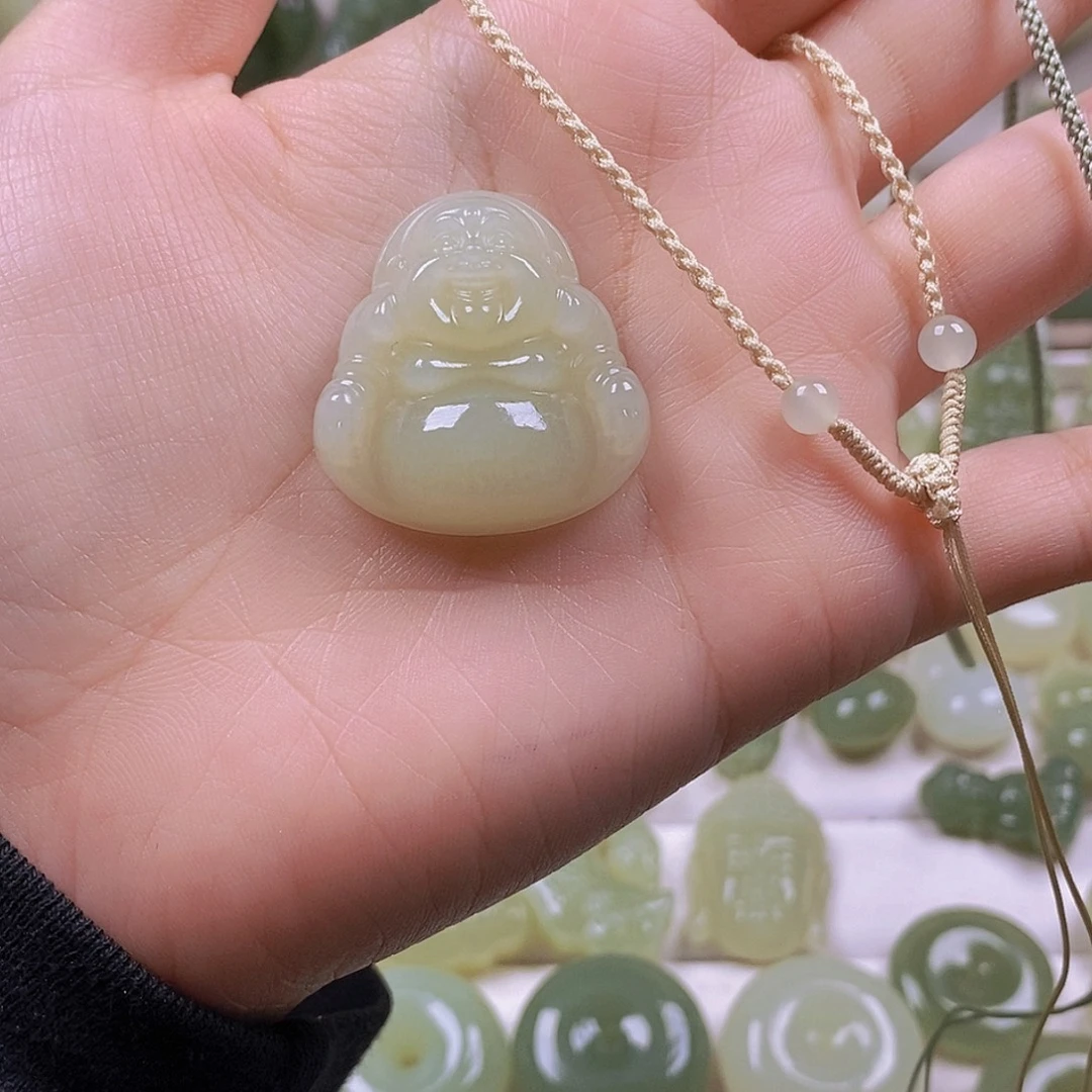 快***憨和田玉未镶嵌颈饰