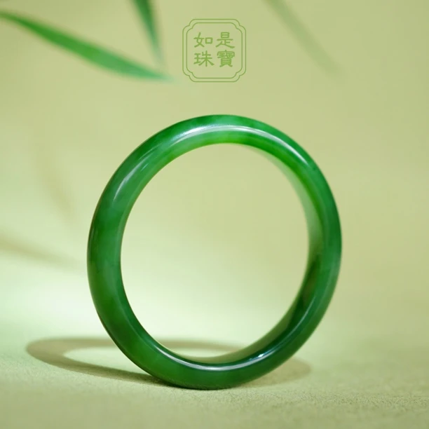 毕业级老坑菠菜绿辣阳绿孤品正装手镯
