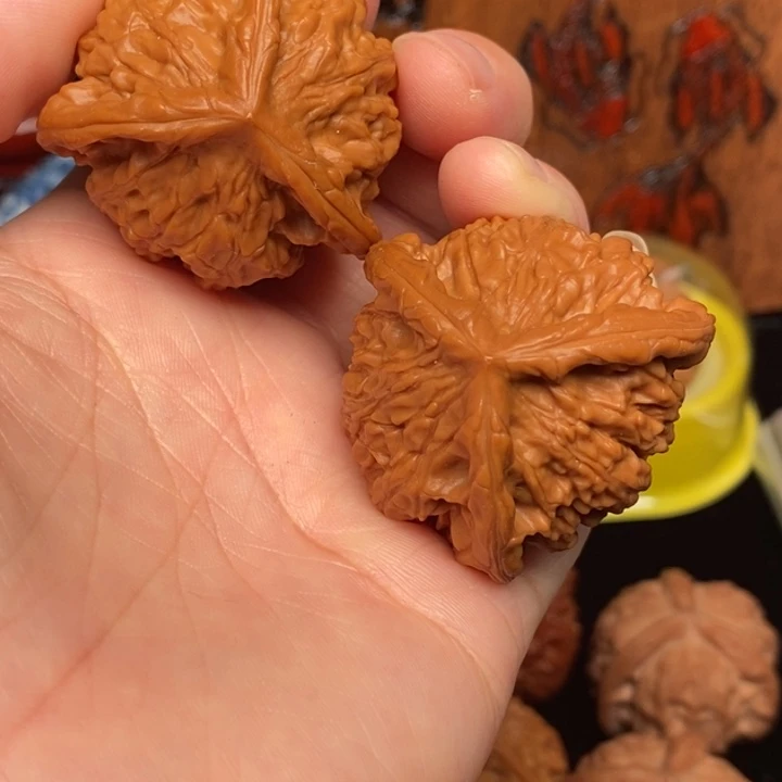 文玩核桃吊坠唐三角