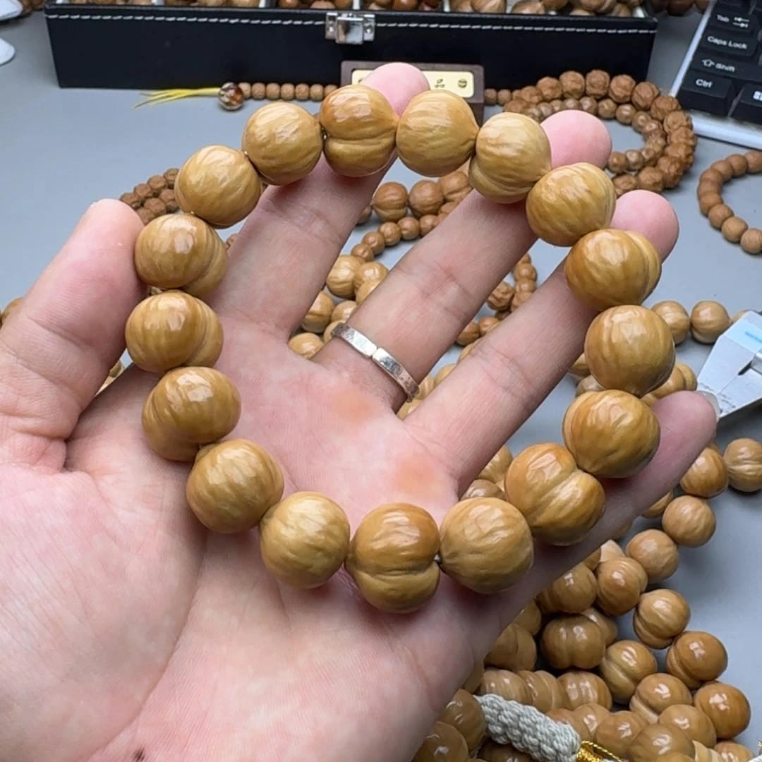 王****猴头核桃手串全品18大屁桃