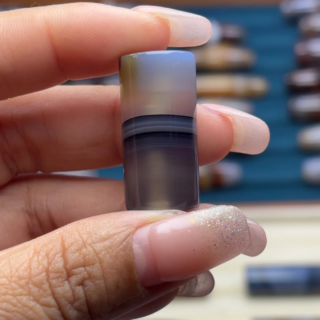 哎***额玛瑙/玉髓未镶嵌颈饰