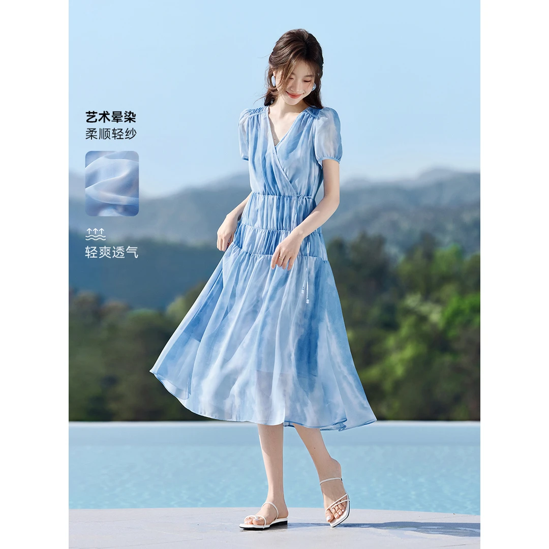 沫晗依美25夏季新款度假风晕染印花收腰显瘦A摆系带V领连衣裙5580