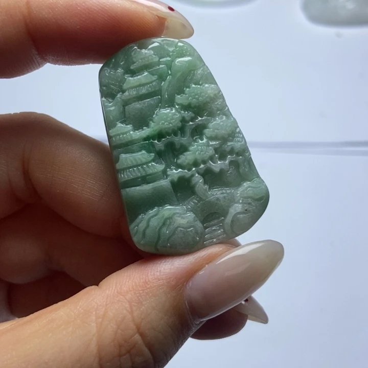 翡翠未镶嵌颈饰翡翠