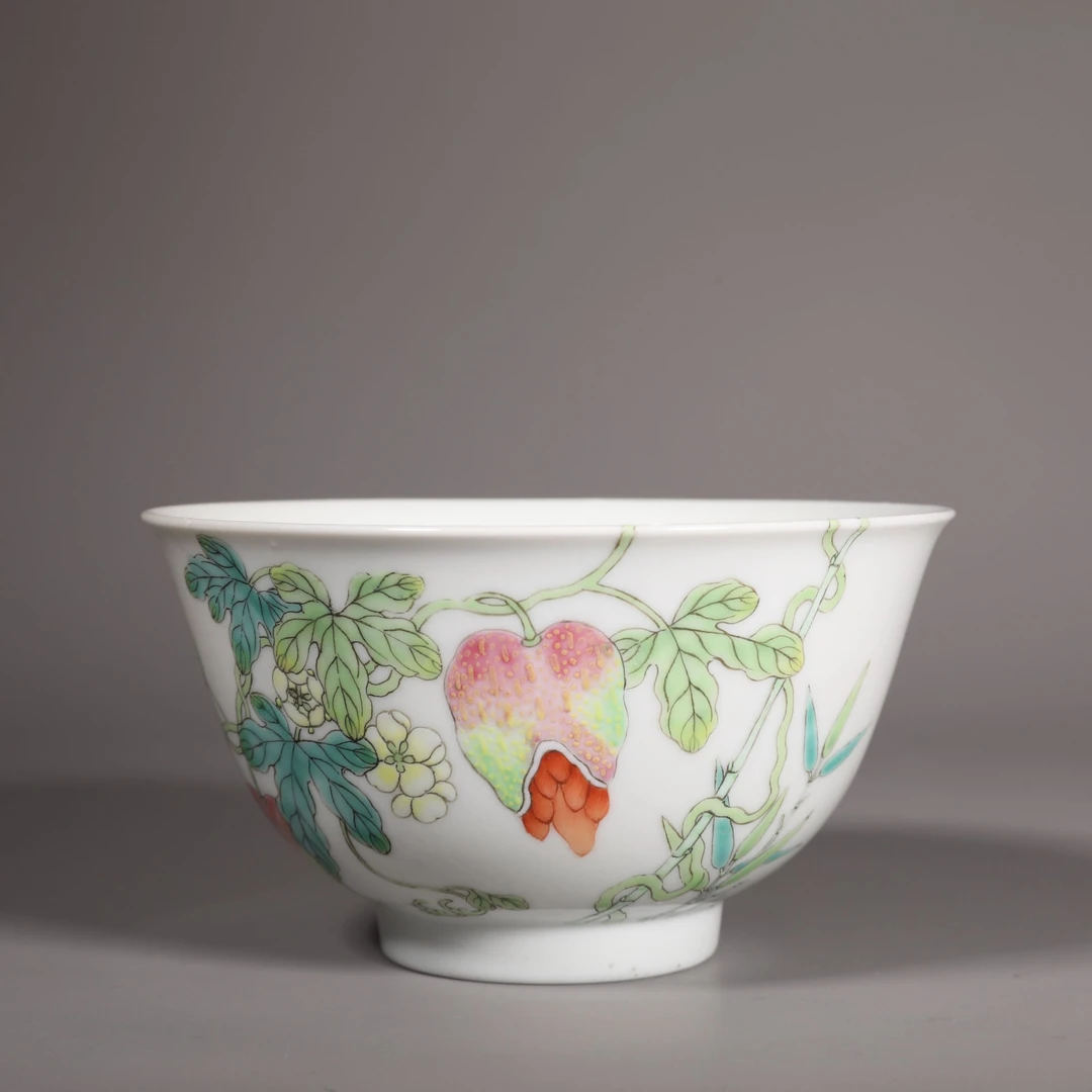 LOT092704 清道光 粉彩过枝癞瓜纹茶圆
