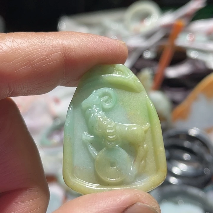 翡翠未镶嵌吊坠(不含链)