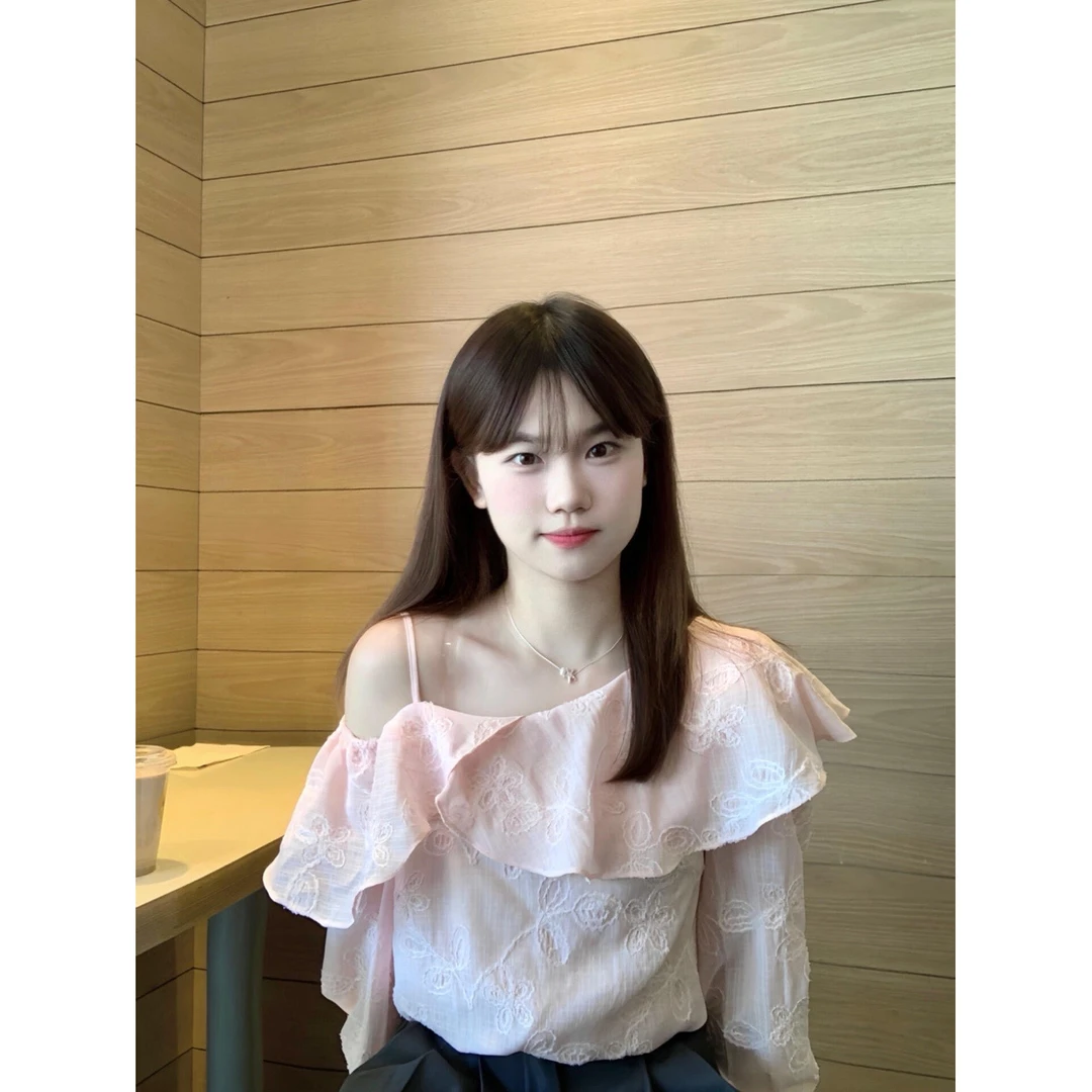 法式甜美温柔风荷叶边斜肩长袖衬衫女秋季设计感小众宽松短款上衣